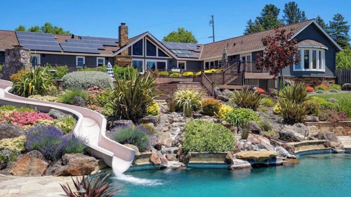 Petaluma House | Wine Country Estate: Luxury Pool, Water Slide, Hot Tub
