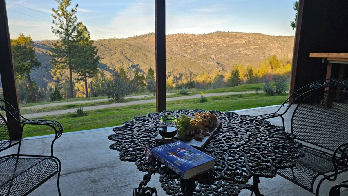 Fair Play House | Wine Country Retreat - Monarch Trails