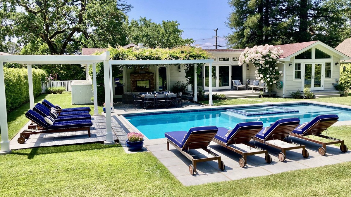 Sonoma House | Wine Country Retreat With Pool & Spa, Walking distance to Sonoma Plaza, 10 Bikes