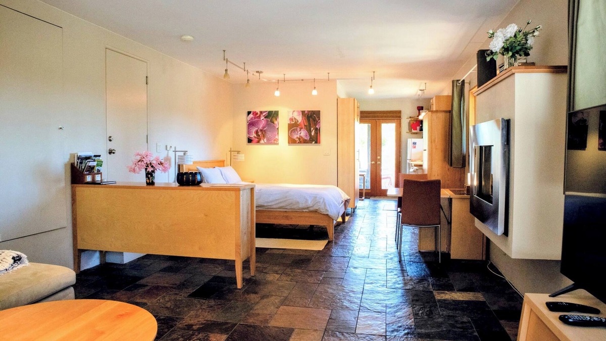 Petaluma Apartment | Wine Country Studio in Central Petaluma. View. Pool. Long term rates. No fees