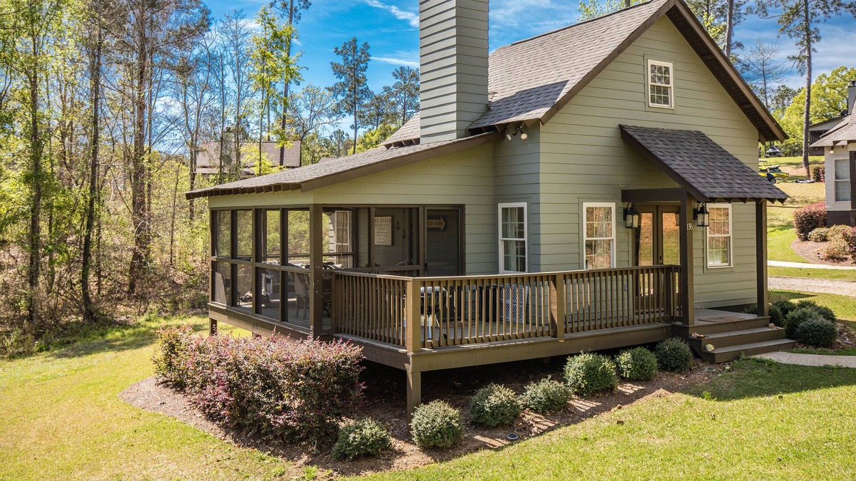 Tallassee Villa | Wine Down at Kowaliga Bay