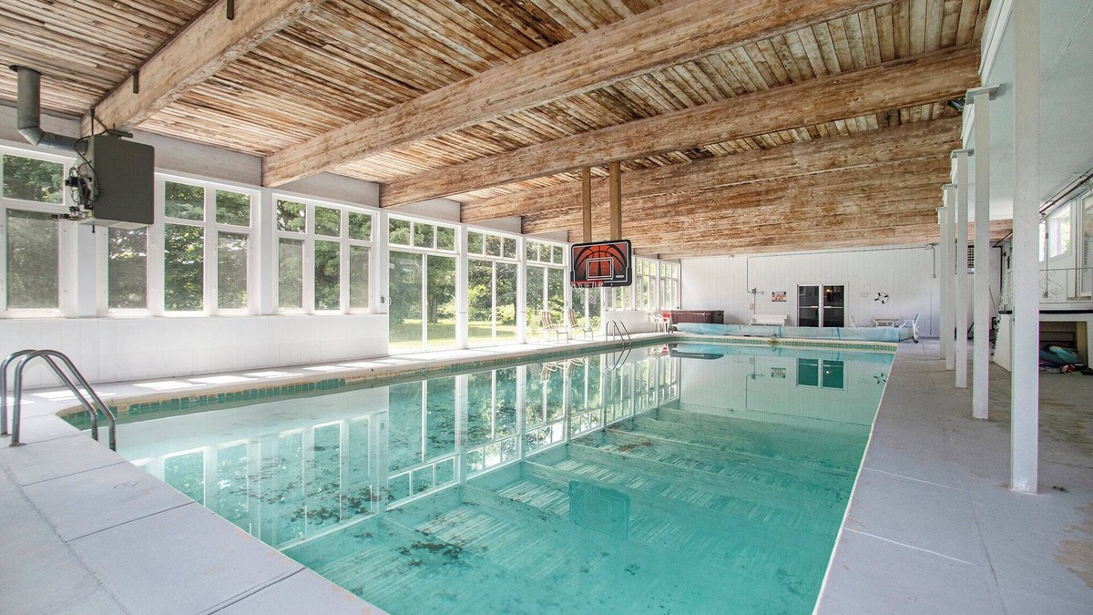 Dowagiac House | WINE, GOLF & REUNION RETREAT HOUSE