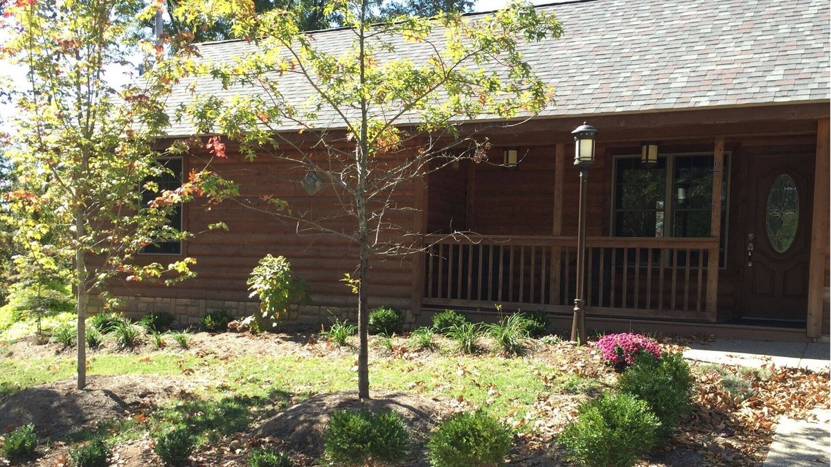 Carbondale Cabin | Wine Trail Cabin, 2015 Built, Carbondale, Southern IL - Giant City State Park