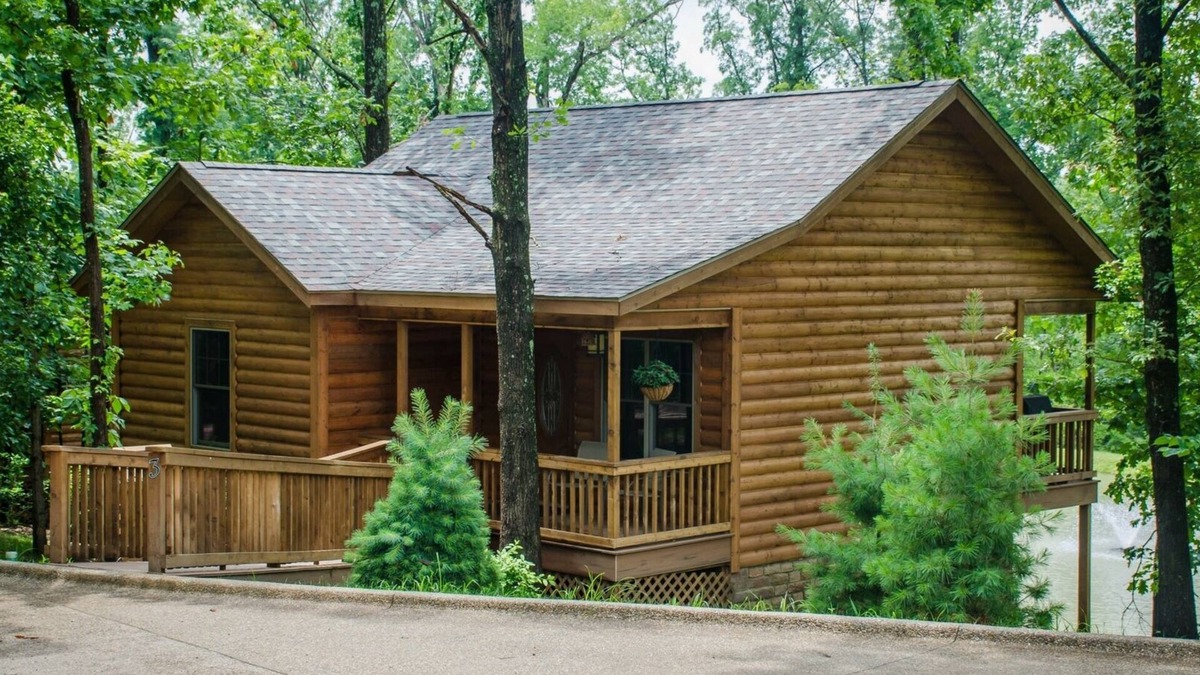 Carbondale Cabin | Wine Trail Cabin, 2015 Built, Carbondale, Southern IL - Giant City State Park