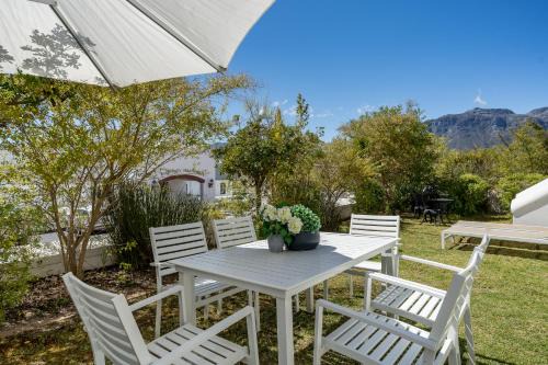 Stellenbosch Cabin | Winelands Golf Lodges 27