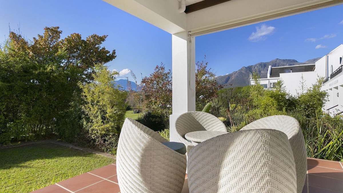 Stellenbosch Villa | Winelands Golf Lodges 3