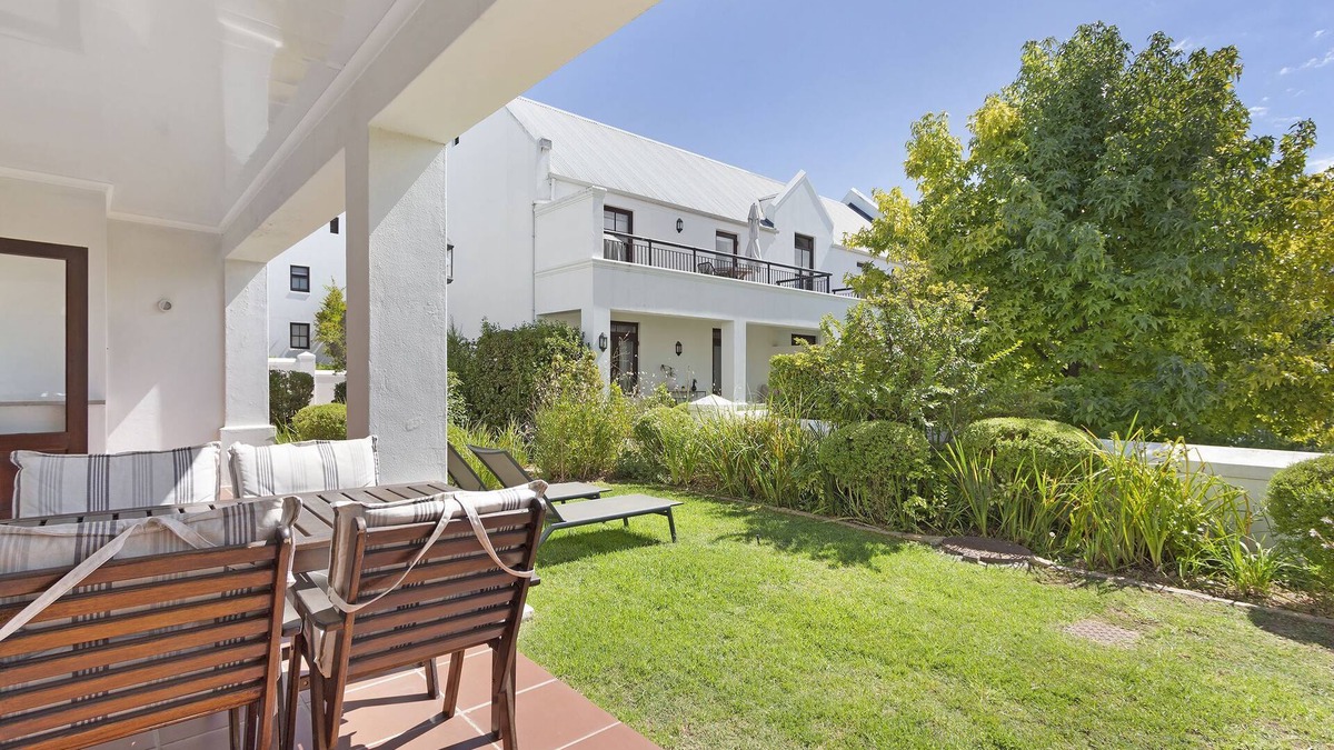Stellenbosch Villa | Winelands Golf Lodges 17