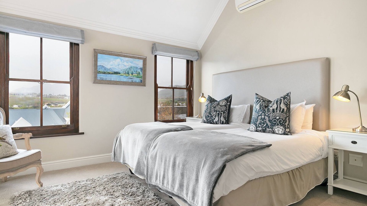 Stellenbosch Villa | Winelands Golf Lodges 26