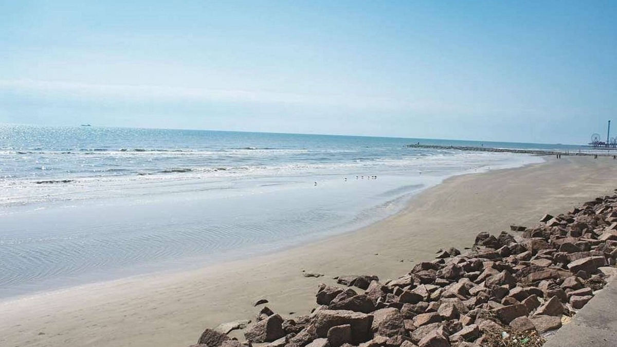 San Jacinto Hotel | Wingate by Wyndham Galveston Beachfront at the Seawall