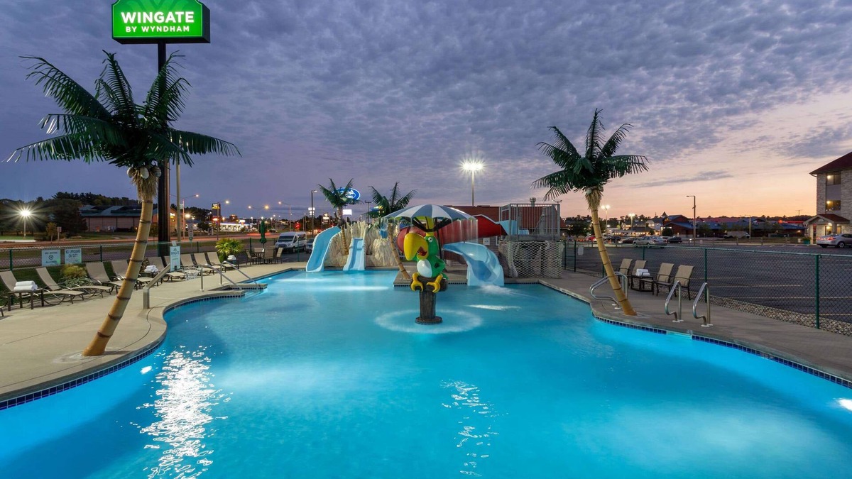 Lake Delton Hotel | Wingate by Wyndham Wisconsin Dells Waterpark