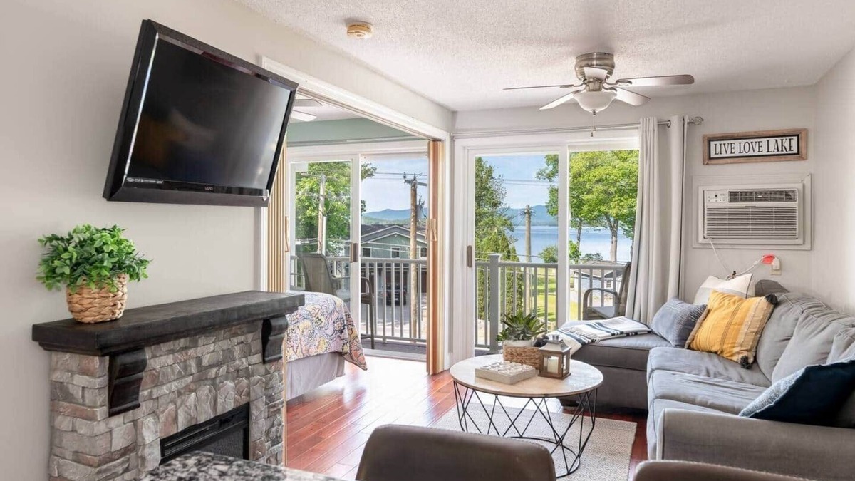 Gilford Resort | Winnipesaukee Condo near Gunstock and BNH Pavillion