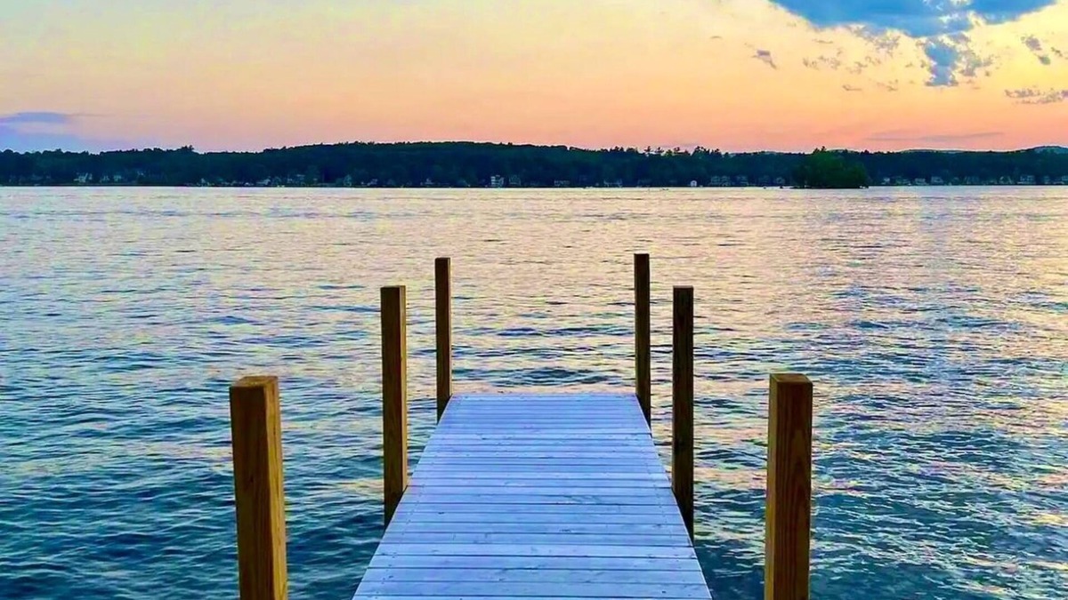 Laconia Cottage | Winnipesaukee housenw/dock included.
