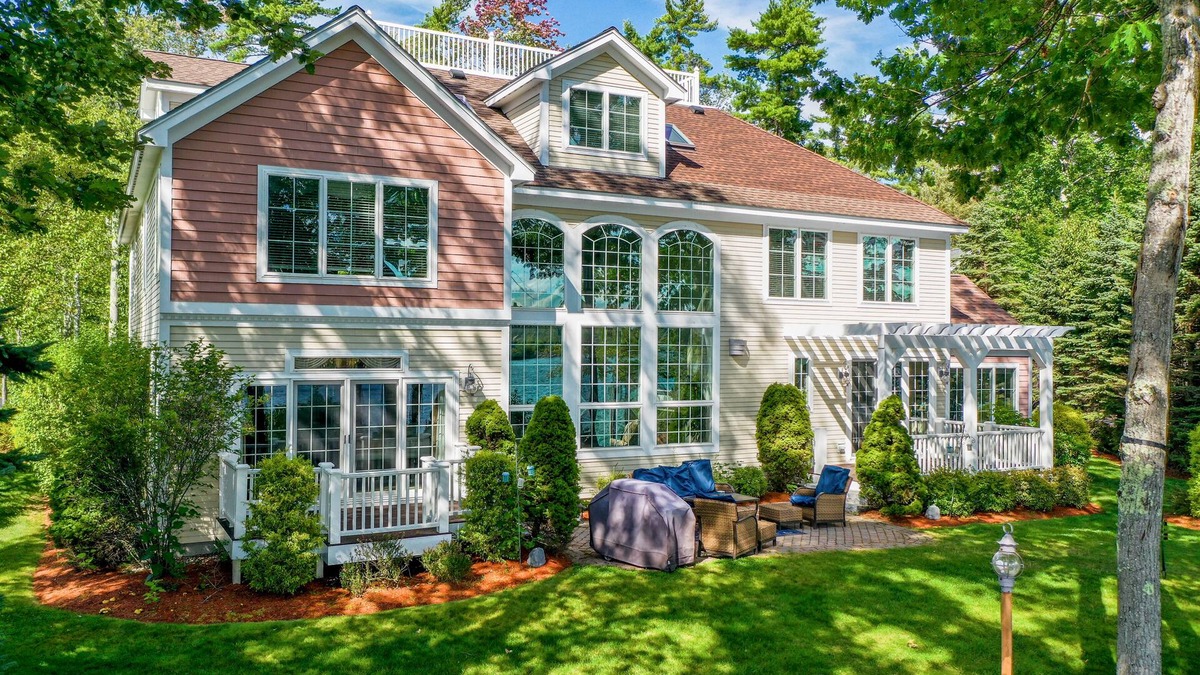 Moultonborough House | Winnipesaukee Luxury Home for 17 Prime Location Beautiful Views