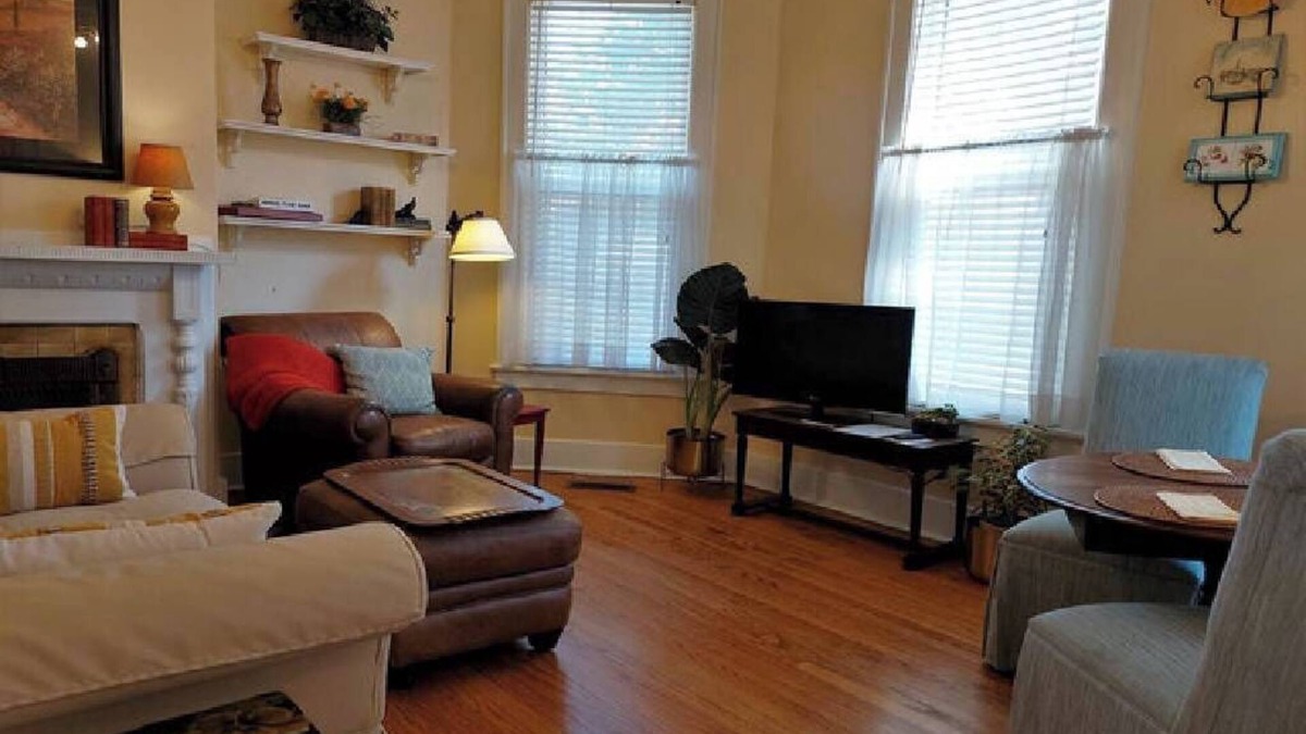 Downtown Little Rock Cottage | Winslow Cottage .