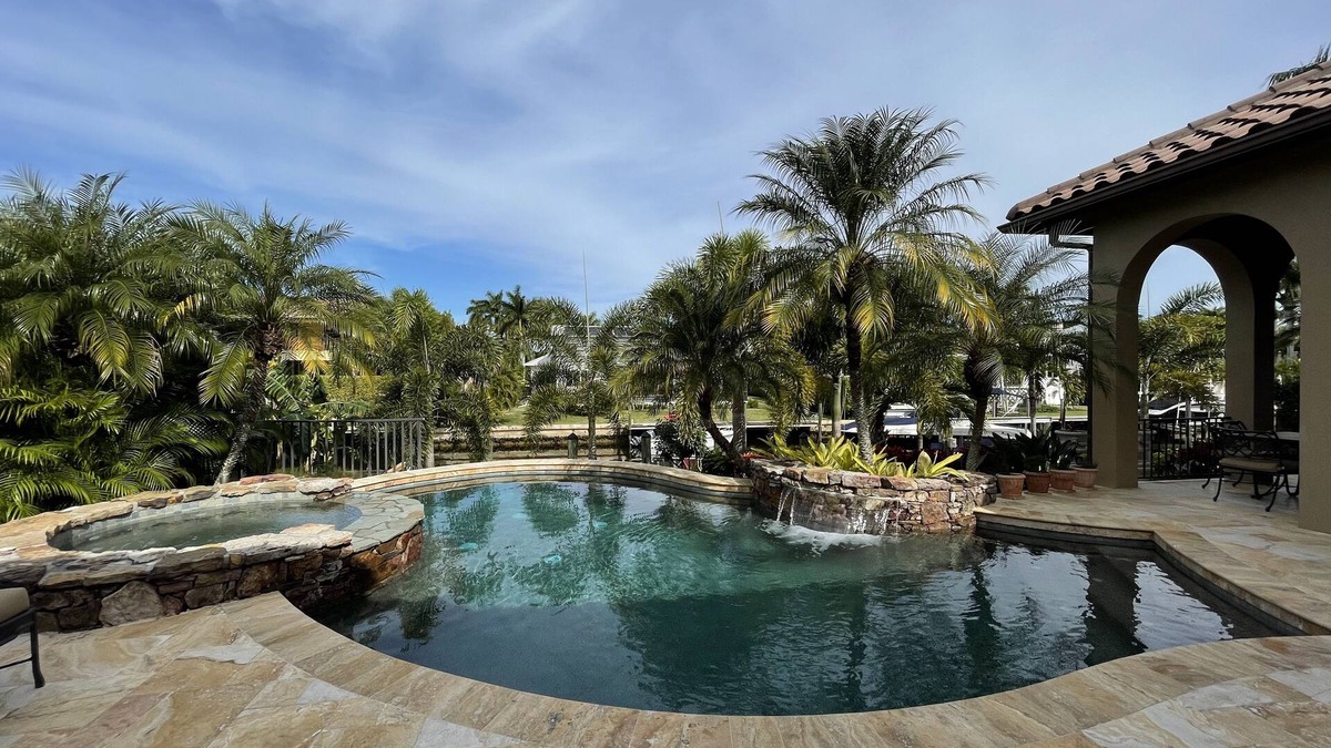 Aqualane Shores House | Winter 2026 available! 30 night minimum. 50 grand per month, inclusive. Book now