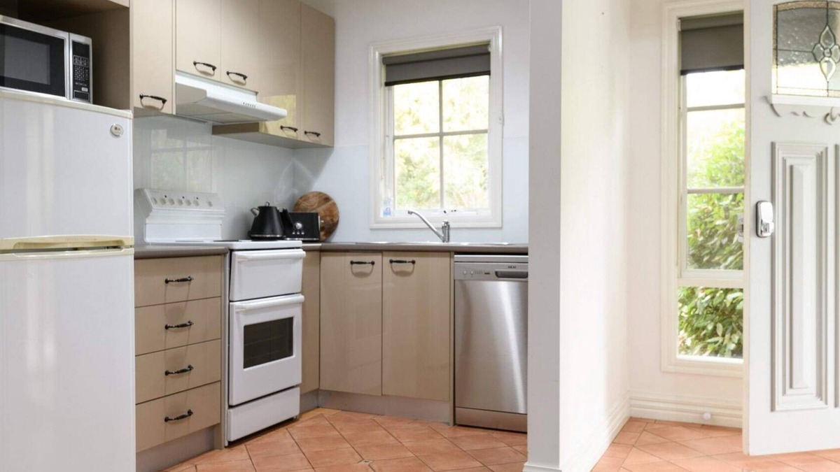 Hepburn Springs Villa | Winter Cottage Summar
