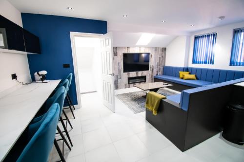 Blackpool Town Center Apartment | Winter Gardens Suites by Sasco
