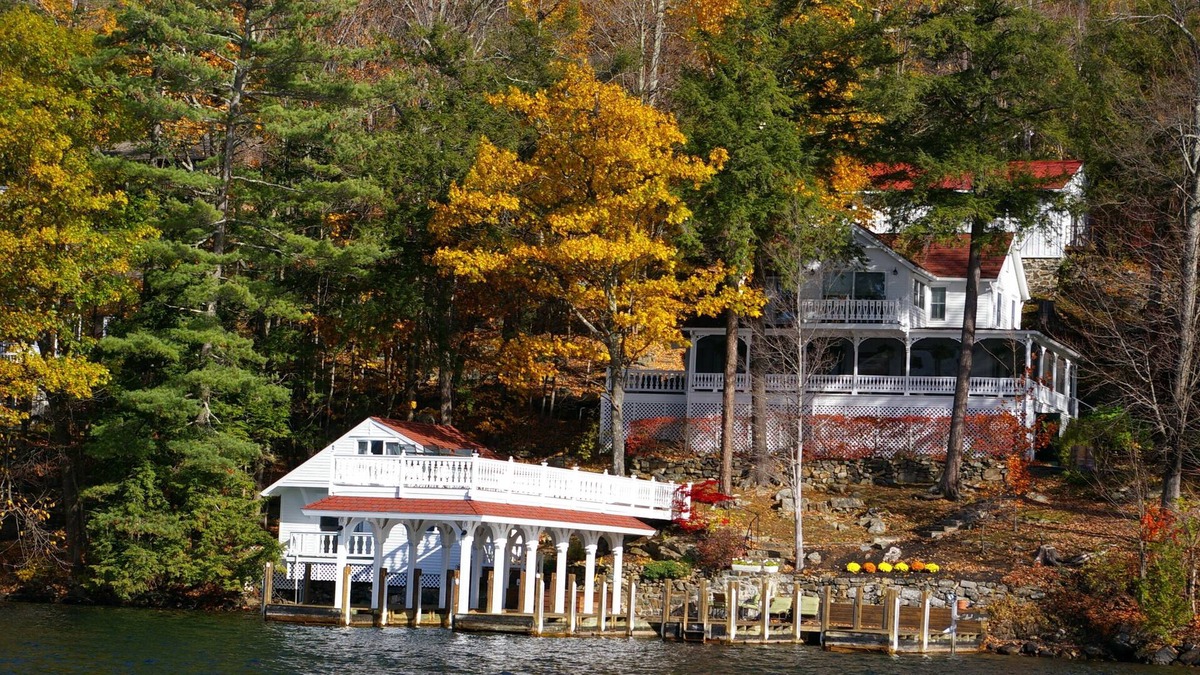 Kattskill Bay House | Winter Home on Lake George 4 bedrooms. 3 bathrooms. Screened porch