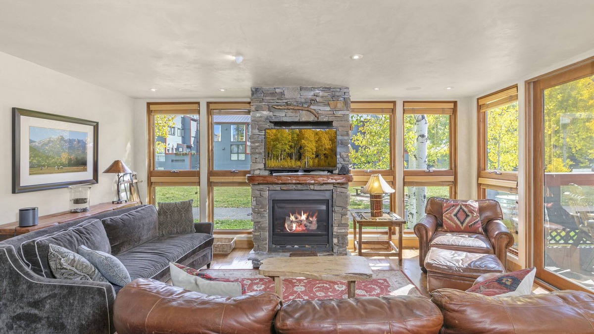 Telluride Condo | WINTER is coming soon book now.