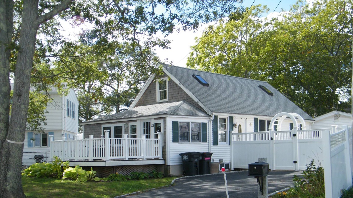 Wareham Center Cottage | Winter Rental All Utilities Included, Fenced in Yard