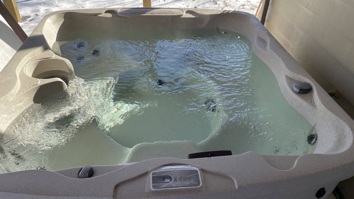 Pedlars Edge House | Wintergreen Ski & Golf resort-hiking trails-Hot tub-Pet-Friendly!