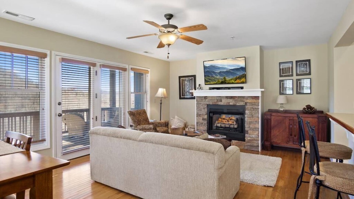 Banner Elk Condo | Wintergreens R611-Mountain Condo, Mountain View, Gated Resort, Indoor/Outdoor Pools and Hot Tub, .