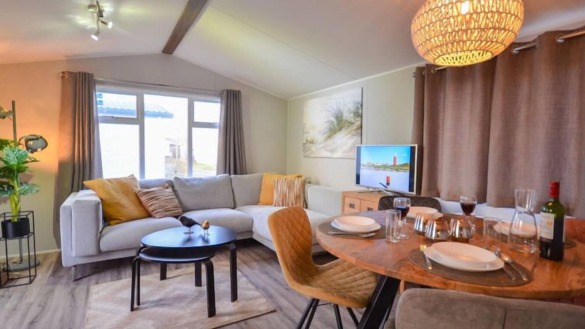 Hippolytushoef House | Wiringherlant by Interhome