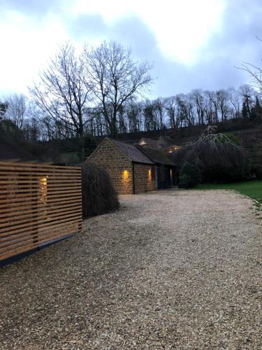 Banbury House | Wisteria Cottage - Hillside Holiday Cottages, Cotswolds