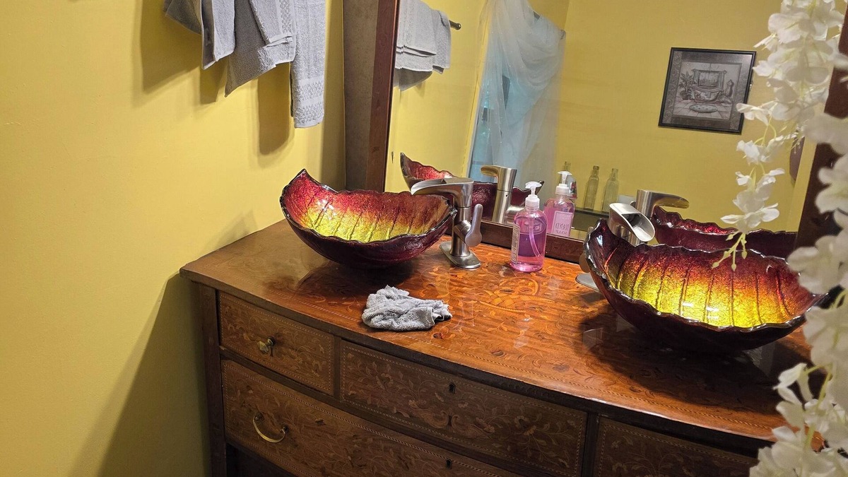Austral Bed & Breakfast | Wisteria is a beautiful fantasy theme room at a bed and breakfast