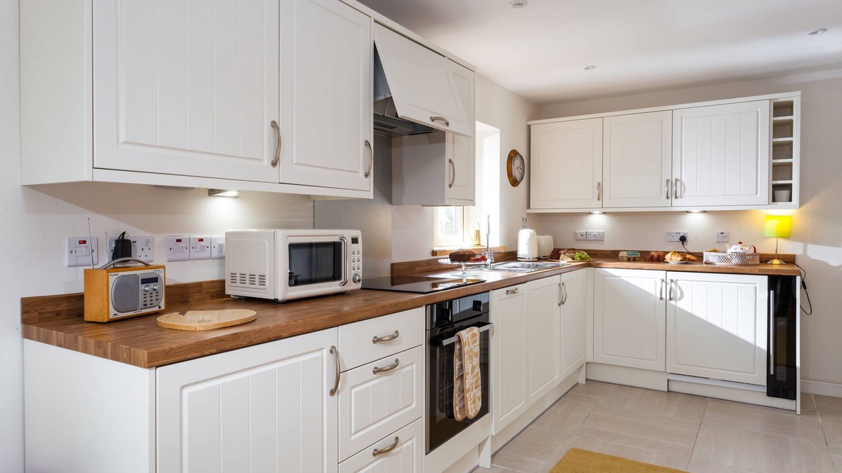 Sibford Gower Cottage | With cosy home comforts in every corner, The Sunset Retreat is the perfect romantic retreat