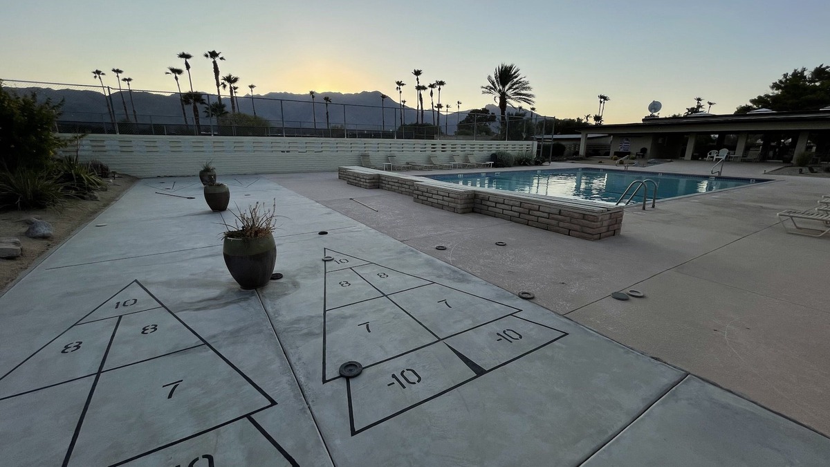 Borrego Springs Condo | With EV charger -Mid Century Modern Close to Hiking, Golf,&Stargaze on the patio
