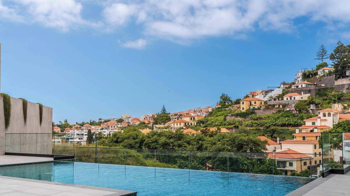 Sao Pedro Apartment | With Pool and Balcony - Uptown II