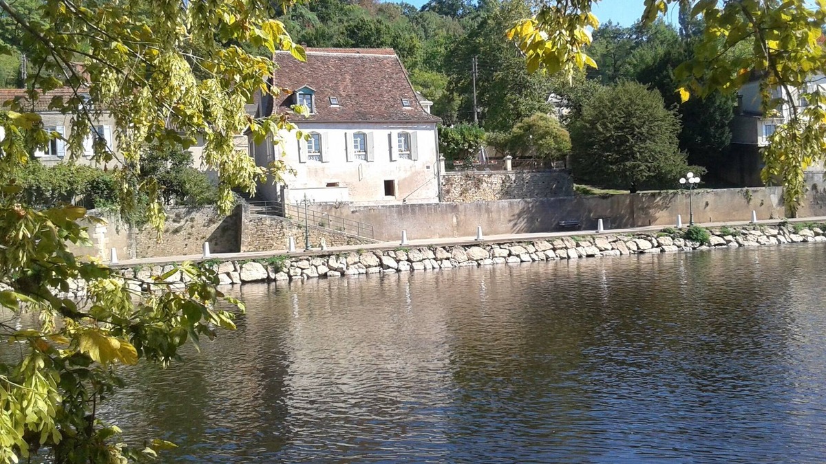 La Fagette House | Within a few minutes walk to Le Bugue, magnificient detached house, great views.