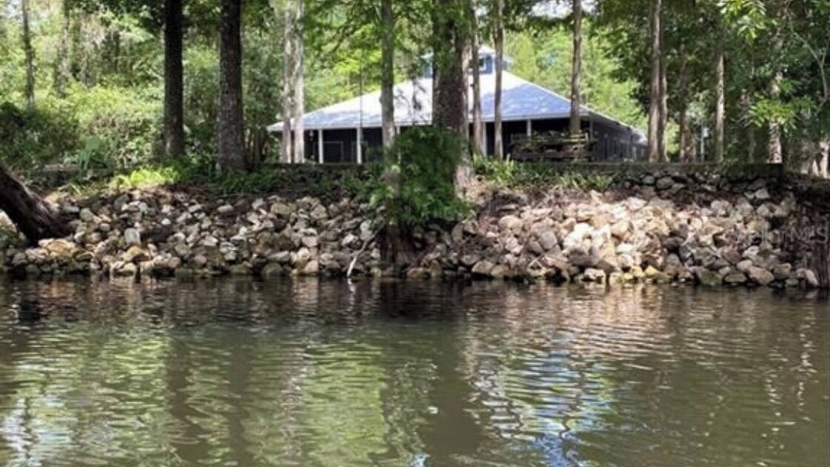 Dunnellon House | Withlachoochee River Retreat - minutes from the Rainbow