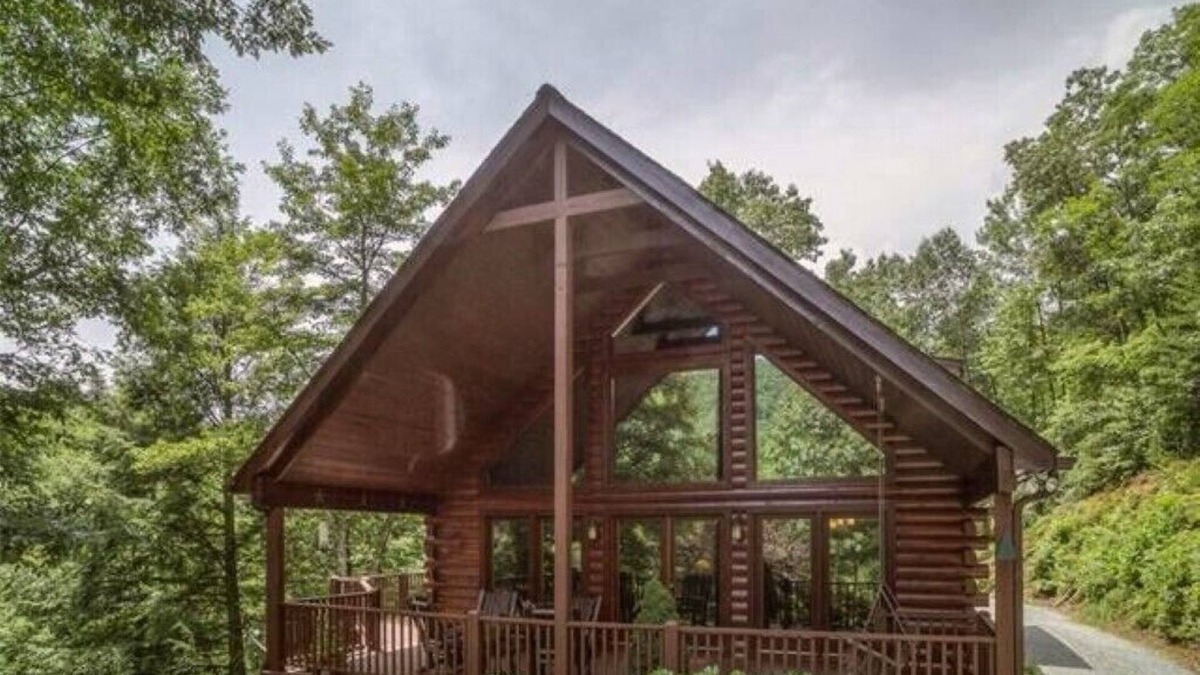 Old Fort Cabin | WNC Cabin near Old Fort