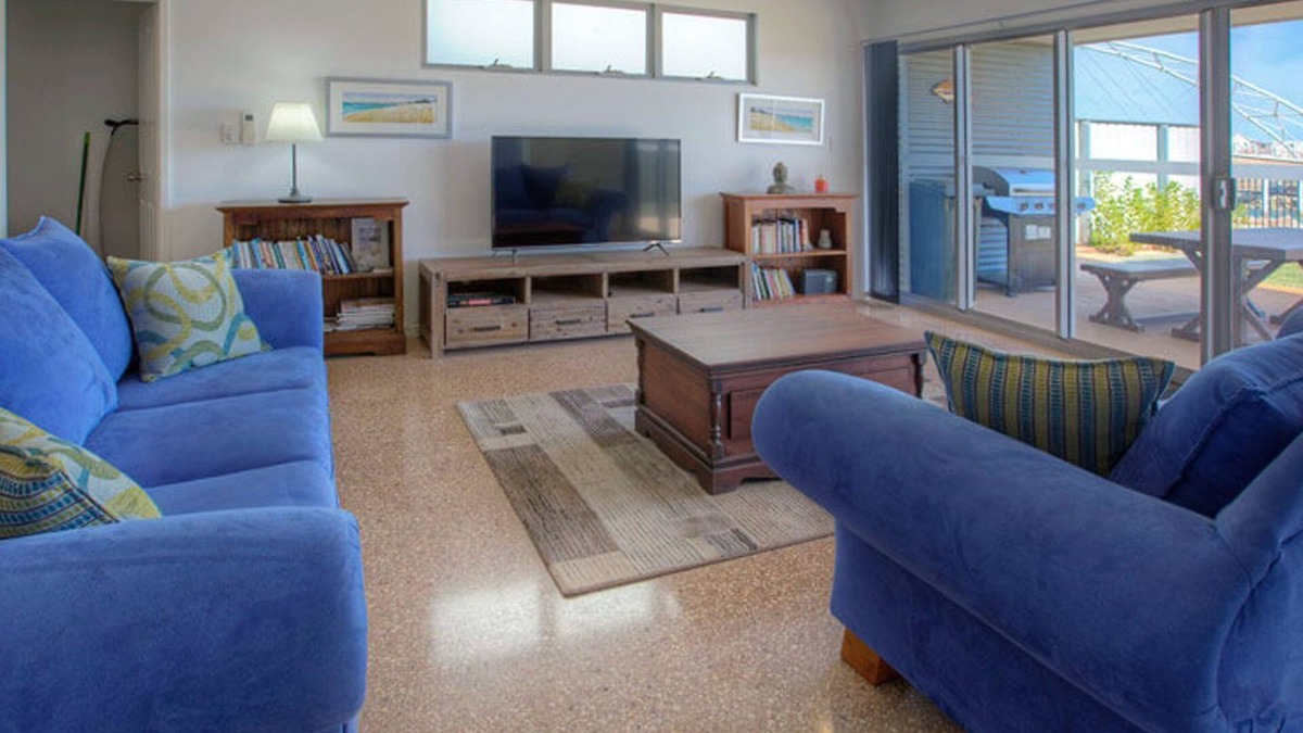 Exmouth House | Wobiri - Stunning 3 bedroom house with canal and sea views