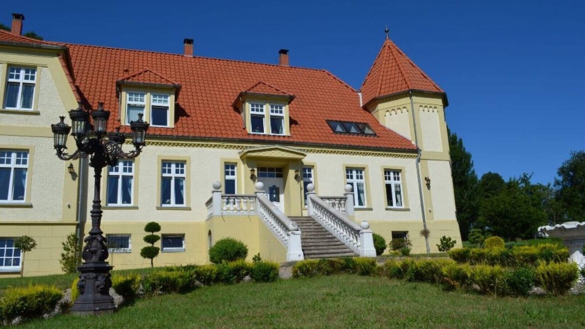 Hohenkirchen Apartment | Wohlenhagen Manor House - Apartment 6: Max. 4 persons (55 m2)