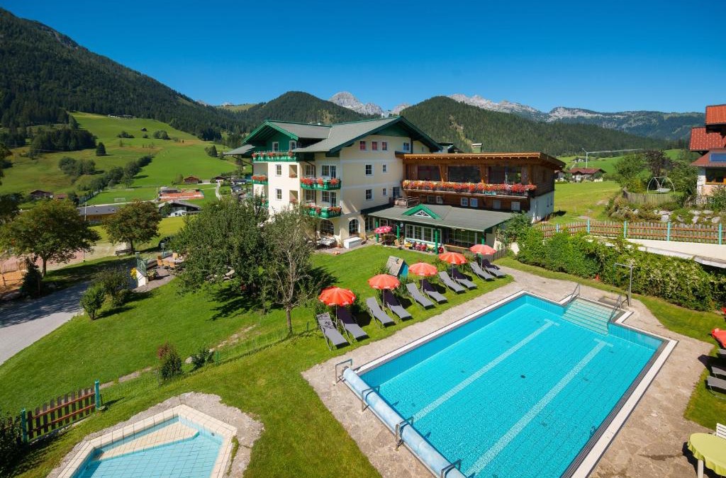 Sankt Martin am Tennengebirge Hotel | Wohlfühlresort und Feriengut Martinerhof