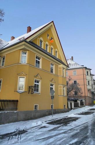 Hohenstein-Ernstthal Apartment | Wohnen in der alten Max Selbmann Villa