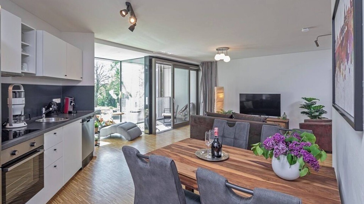 Loschwitz Apartment | Wohnfühlen in Dresden! Wohnen Sie in Einem der Bekanntesten Baudenkmale Dresdens