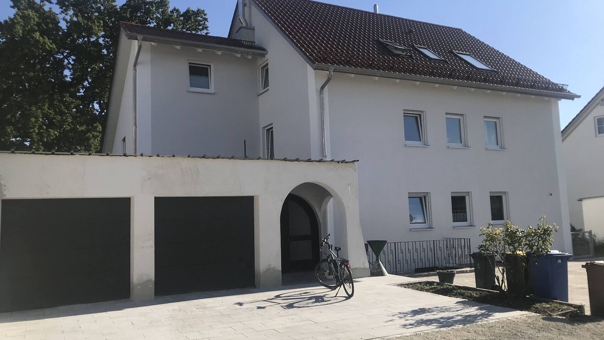 Dasing Apartment | Wohnung Anika 1 - Helle FeWo mit schönem Balkon und kostenfreim WLAN