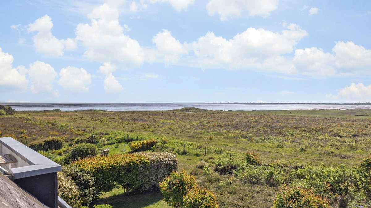 Munkmarsch Apartment | Wohnung im Obergeschoss mit Freiem Blick Über die Heide zum Wattenmeer