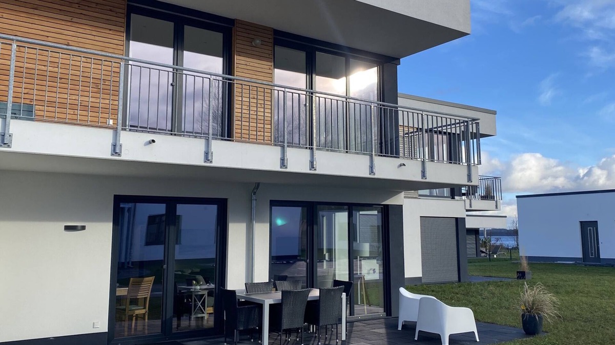 Schwerin Apartment | Wohnung Seebrise Komfort - Ferienwohnung mit Terrasse und Garten