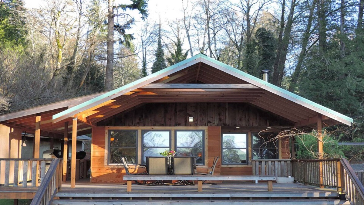 South Colby Cabin | Wolf Glen: Cozy cabin near the beach on Vashon!