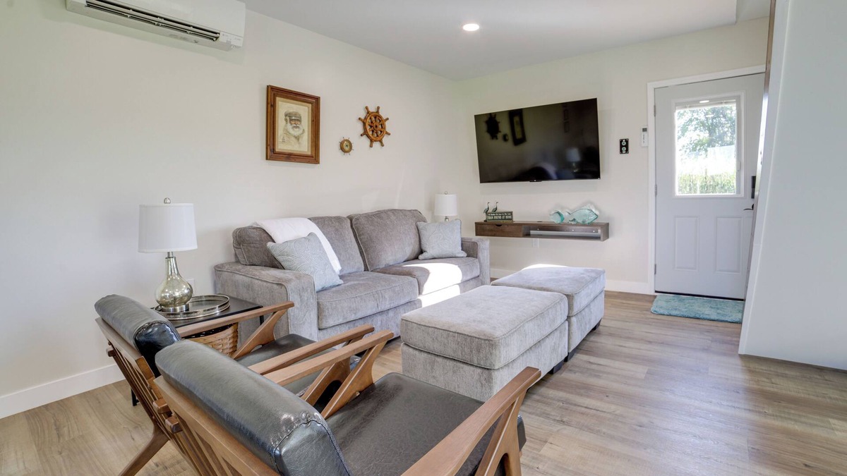 Horton Cottage | Wolf Lake Vacation Rental with Fire Pit!