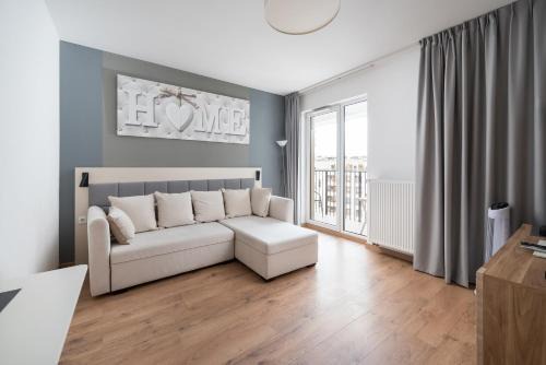 Wola Apartment | Wolska Residence Deluxe Studio by BookingHost