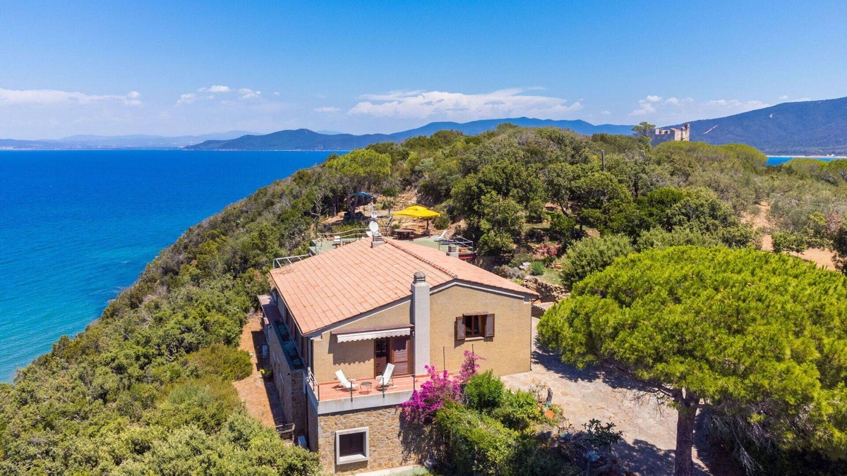 Punta Ala Villa | Wonderful private villa for 12 guests with A/C, WIFI, TV, terrace and pets allowed