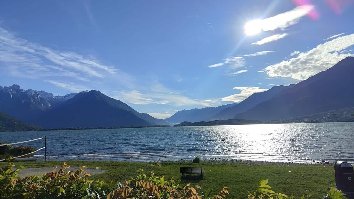 Domaso House | wondefull cottege with private pool direct on the beach in exclusive location