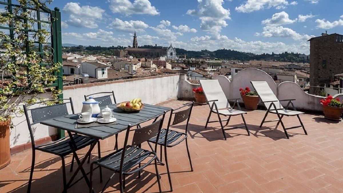 Santa Croce Apartment | WONDER AT THE DUOMO!