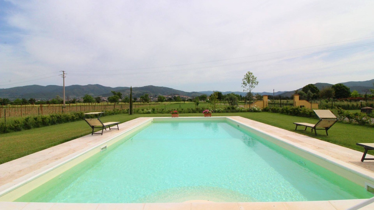 Le Piazze Villa | Wonderful private villa with A/C, private pool, WIFI, TV, balcony and pets allowed, close to Cor.